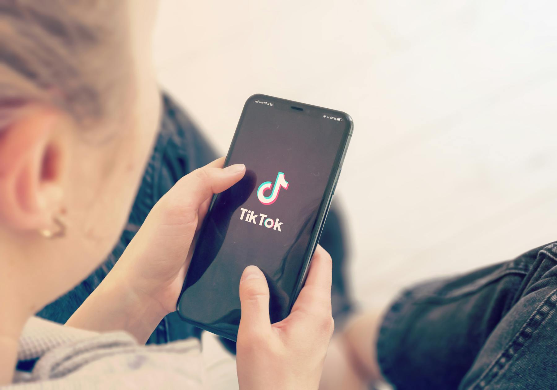 TikTokは尺長動画に注力か？TikTokが1分以上の「高品質」動画を報酬化し、クリエイターを支援する方針