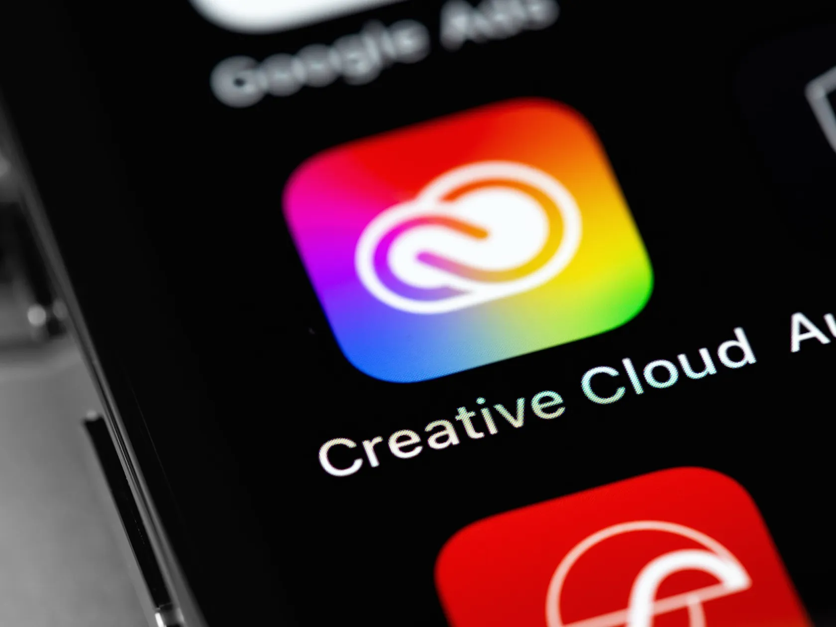 AIがAdobeの主要アプリを無料でクローン。デザインソフトの「Napsterの瞬間」か